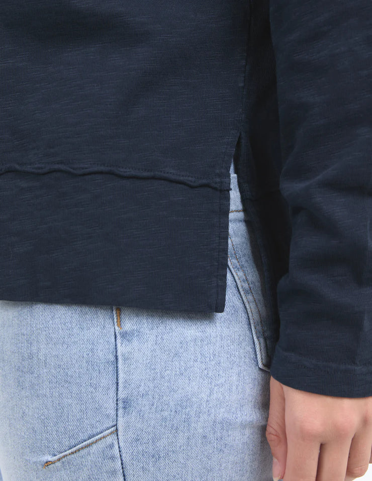 Jayne Throw Top Navy Foxwood 