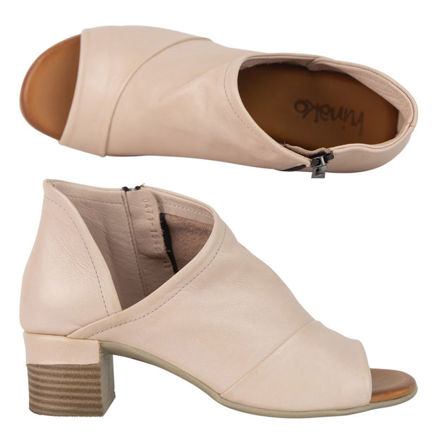 Hinako Barclay Cameo Heels